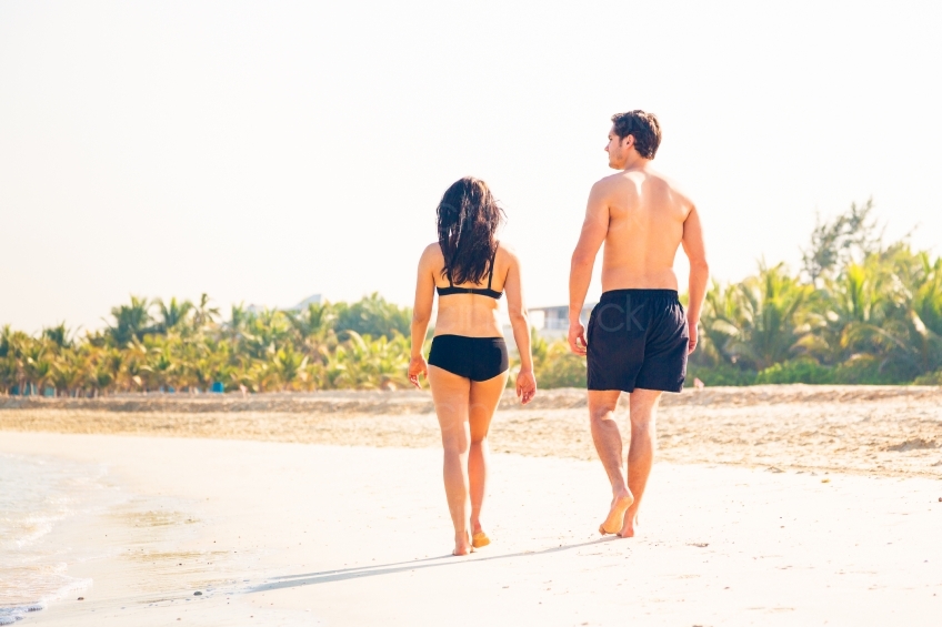 Mann und Frau am Strand 20140313-3229