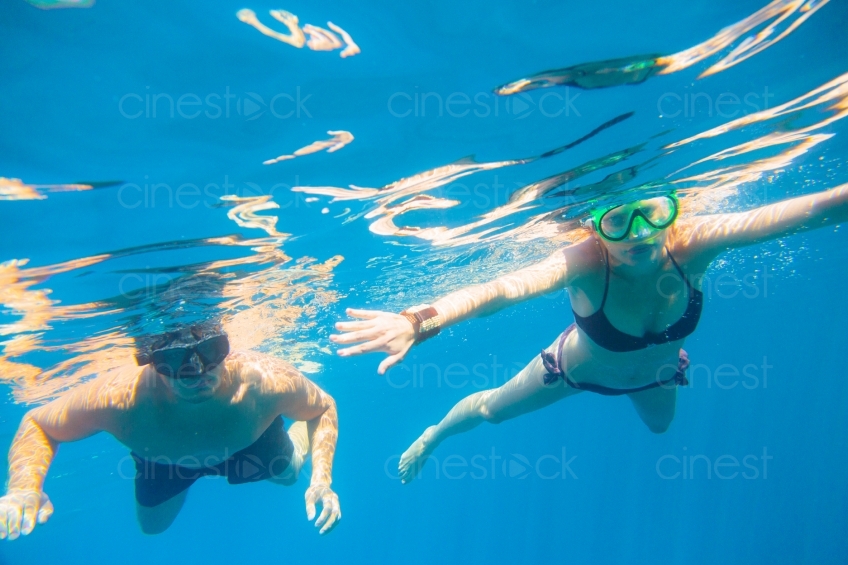 Mann und Frau unter Wasser 20130911-mallorca-1208