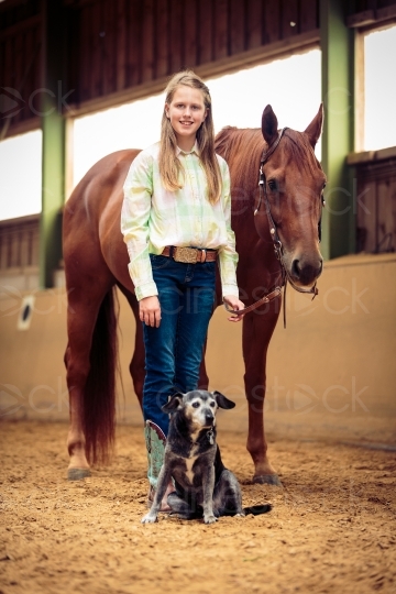 Mädchen mit Hund und Pferd 20150913-0190