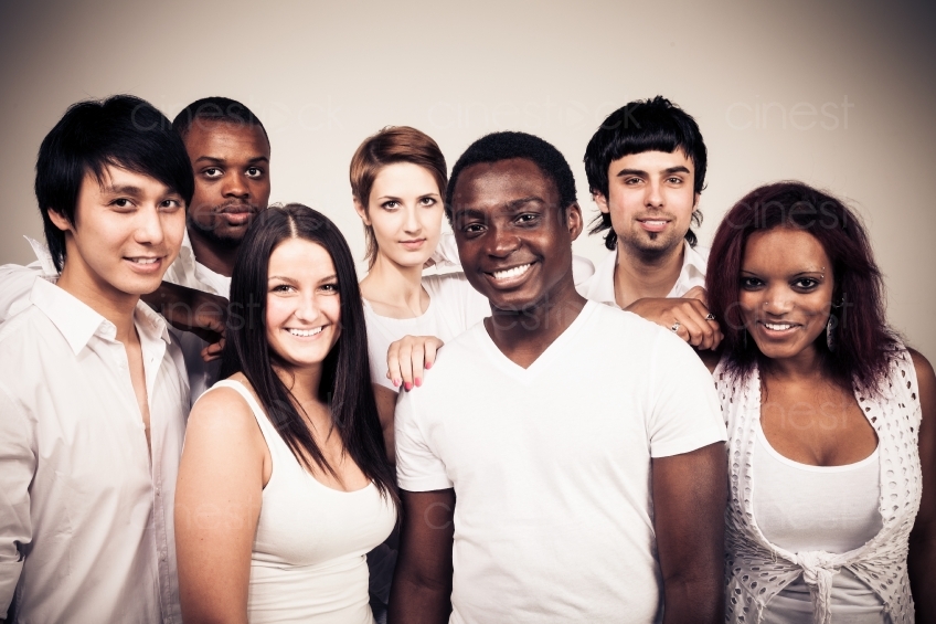 Menschengruppe verschiedener Hautfarben  lächeln 20120321_0331 