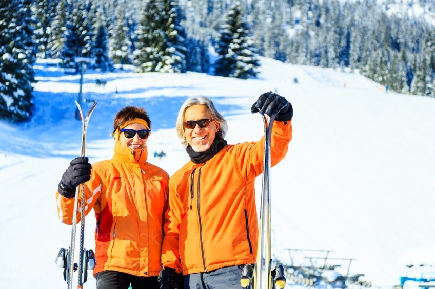 Pärchen mit Skiern 20130217