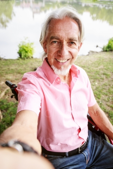 Selfie von Rollstuhlfahrer 20160725-0187 