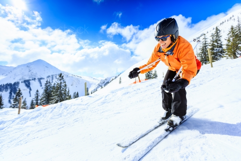 Skifahrer auf der Piste 20130217
