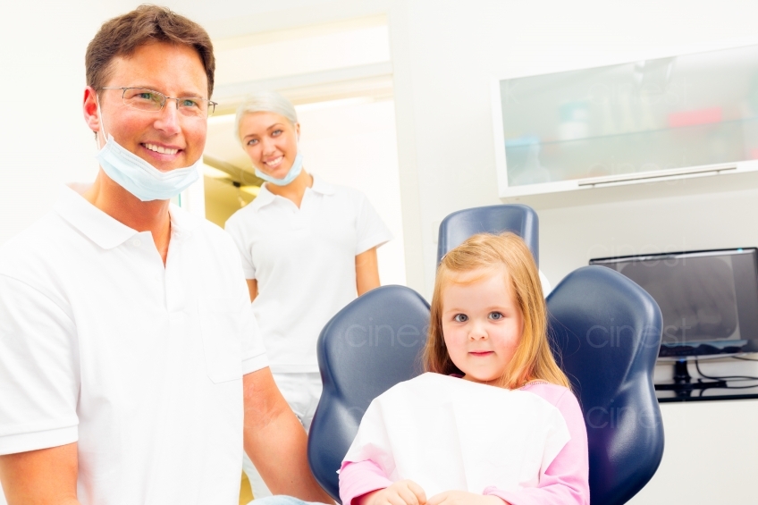 Zahnarzt mit Kind 20120505_0526