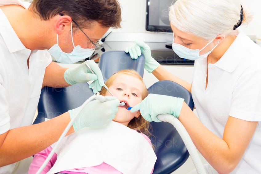 Zahnarztbehandlung beim Kind 20120505_0502-2